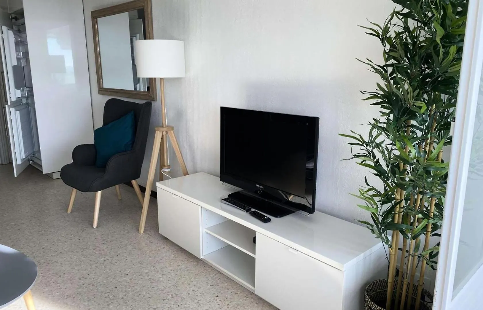 Apartment Residence Porquerolles - Joli T1 A Bandol Avec Vue Petite Vue Mer Mae-8734