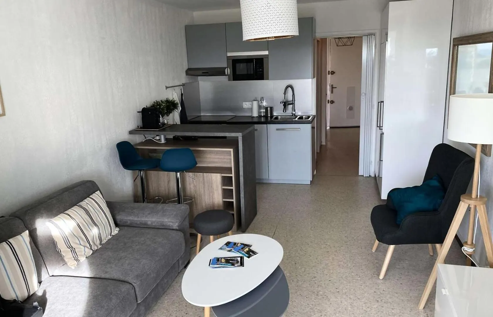 Apartment Residence Porquerolles - Joli T1 A Bandol Avec Vue Petite Vue Mer Mae-8734 France